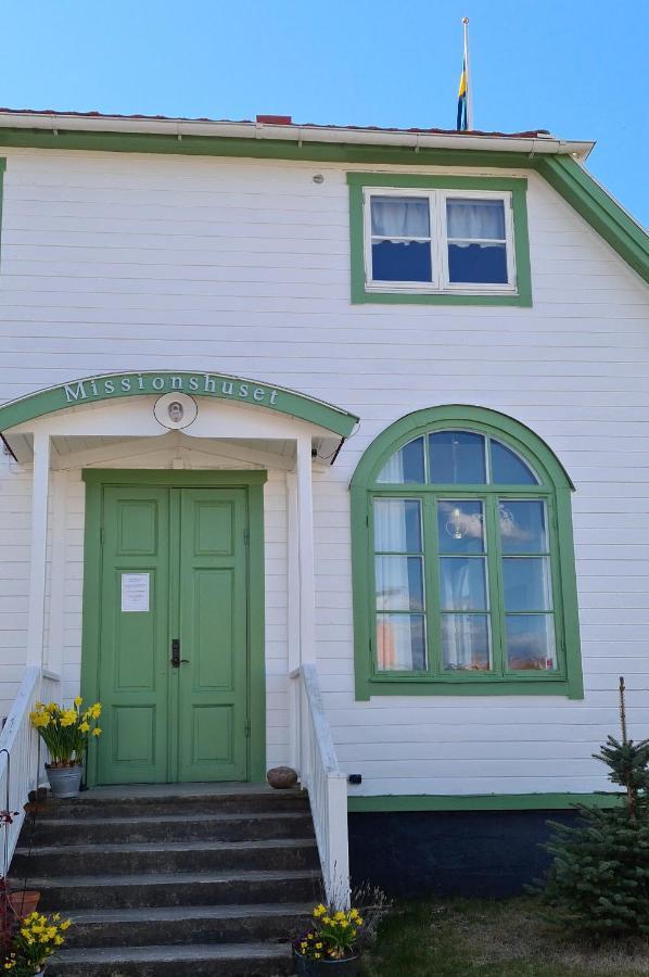 Missionshuset Bed & Breakfast Sandhamn Zewnętrze zdjęcie