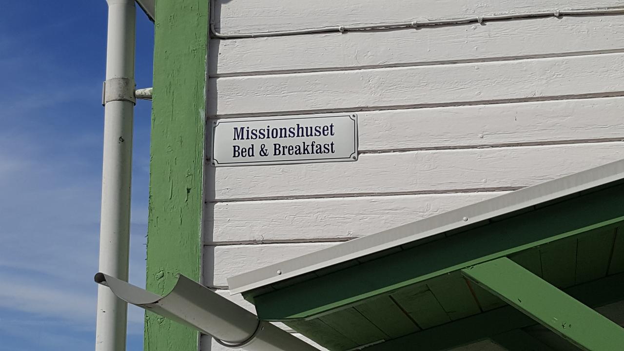 Missionshuset Bed & Breakfast Sandhamn Zewnętrze zdjęcie